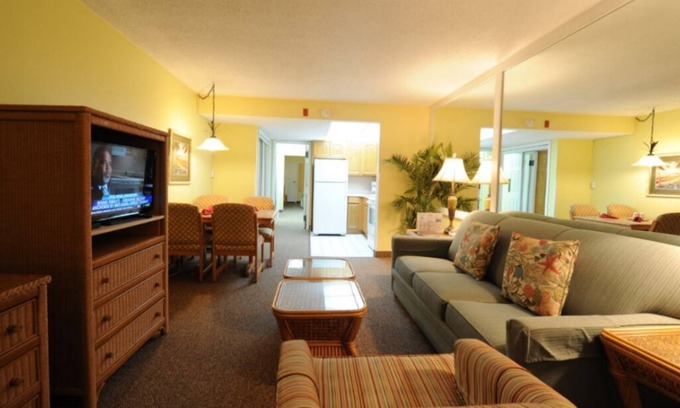 Destin Resort | LOWER LAST MINUTE WEEKDAY PRICE! Come relax in Destin without the crowds!
