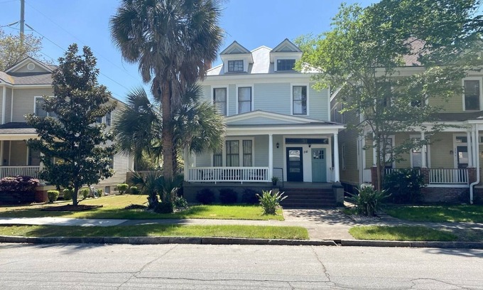 Eastside Apartment | Lower Level Executive Rental in Victorian District