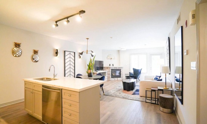 Oro-Medonte Apartment | Lower Level LuxSuite - 1min Walk from Heated Pool!