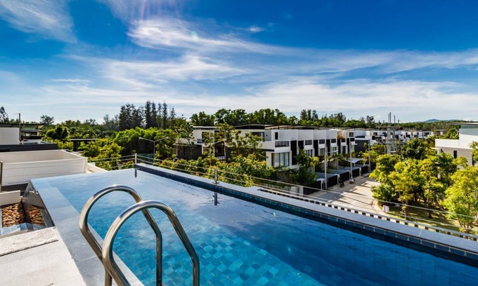Bang Tao Villa | LP101 - Private rooftop pool villa in Laguna for 9 people, near restaurants and shops