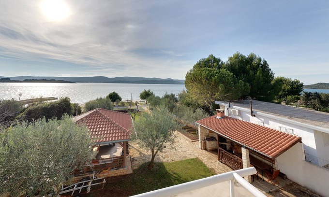 Turanj Apartment | Lucia & Laura Apartments by the sea - TURANJ Apartment 9