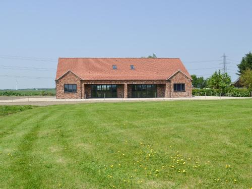 Lincoln House | Lucy's Lodge - Ukc2202