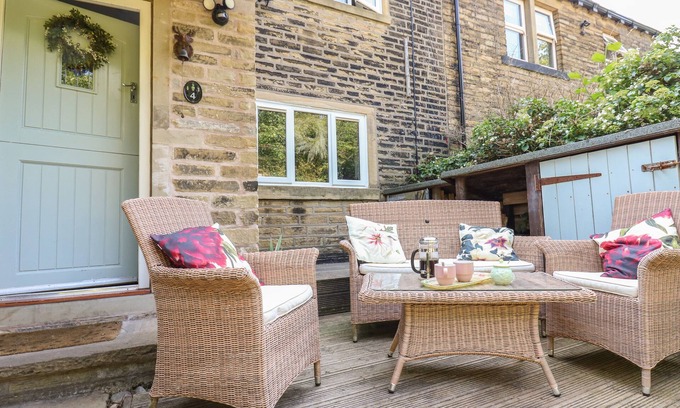 Ogden Cottage | LUDD BROOK COTTAGE, pet friendly, with open fire in Luddenden