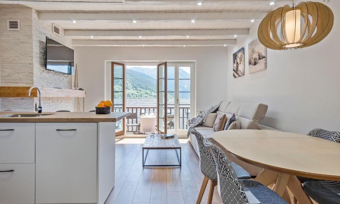 Pujo Apartment | Luderna - Apartamento con terraza Mirador Salardu