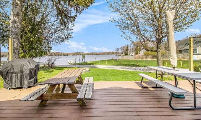 Ludington House | Ludington Lakehouse Retreat - Steps away from the Lake