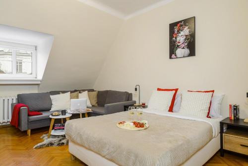 Lodz Apartment | Lumina duplex apartment in Old Town Warsaw