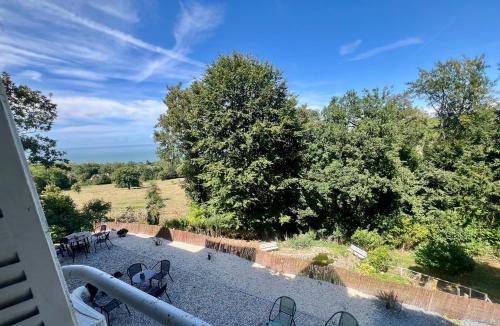 Trouville-sur-Mer Apartment | Lumineux appartement, jardin, vu sur mer