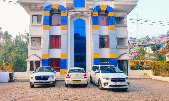 Munnar Hotel | Lumino Karthika