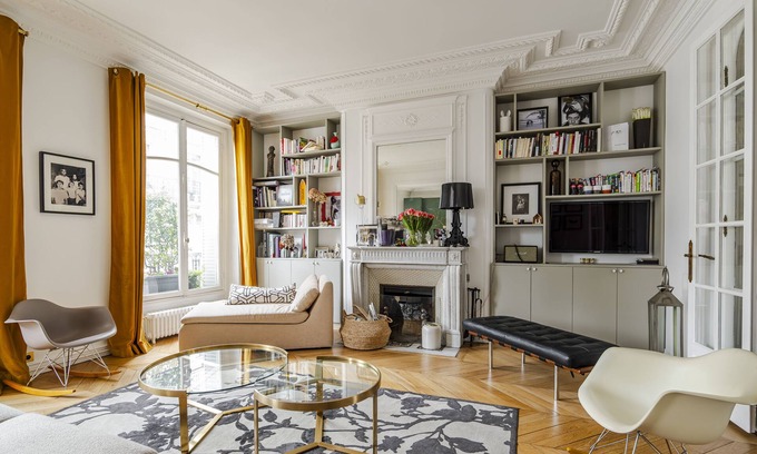 17th Arrondissement Apartment | Luminous and Luxurious, by Veeve