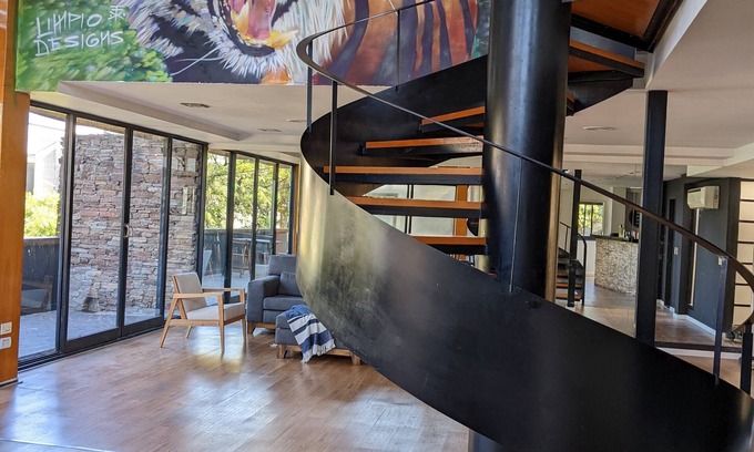 Palermo House | Luminous Loft in Palermo Soho with Wrap Around Balcony Overlooking the City