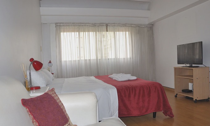 El Centro Apartment | Luminous Studio Apartment. Ideal Location. By Owner.