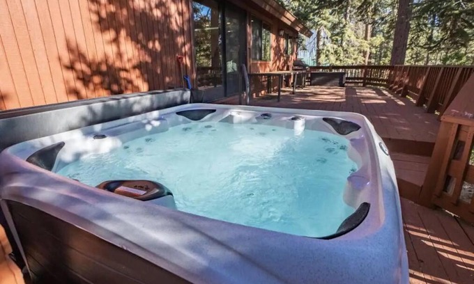 Kings Beach House | Luna Cabin - 5BR Hot Tub A/C Game Room EV Charger
