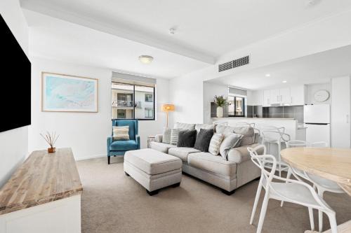 Burleigh Heads Apartment | Lunakai