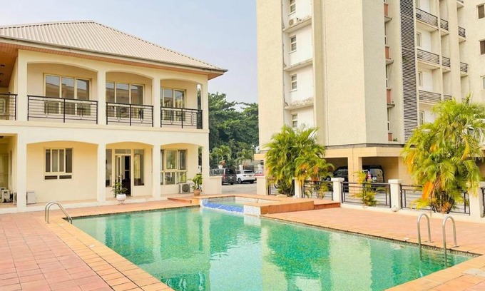 Ikoyi Apartment | Lush 3 bedroom appartment with pool and gym