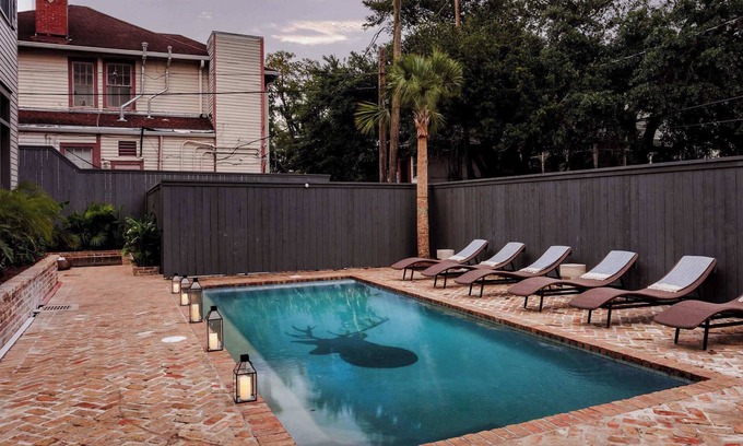 Touro Hotel | Lush Garden District Units With Shared Heated Pool