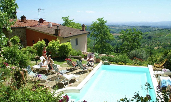 Magliano House | Lush Holiday Home in Tavarnelle Val di Pesa with Shared Pool