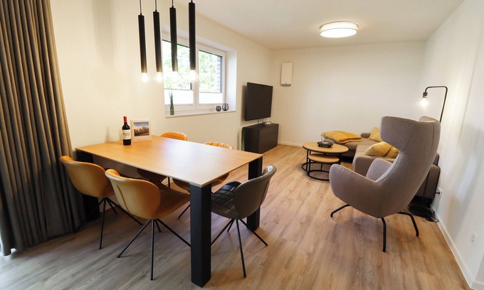 Tossens Apartment | Lütte Koje - Small, fine, close to the coast. Balcony. Quiet. Close to the beach.