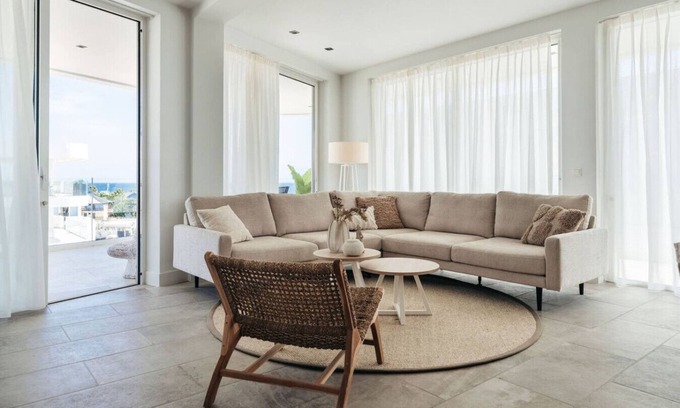 Willemstad Condo | LUX 3BD Penthouse ONE Mambo Beach 38 by Bocobay