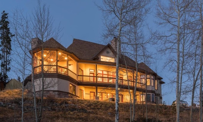 Fraser House | Lux 8000 SQ Ft, 9 BDR, 15 Beds, Hot Tub, Large Groups!