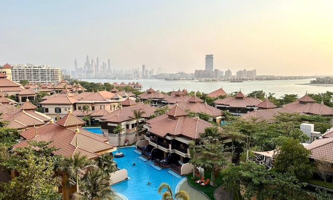 Palm Jumeirah Apartment | Lux BnB I Palm Jumeirah Resort I Palm Views