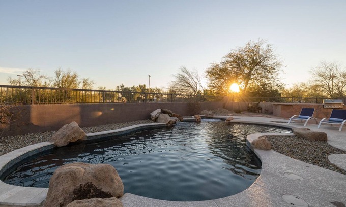 Las Sendas House | Lux Monthly Stay- Top 10 Golf Course, Heated Pool and Hot Tub.