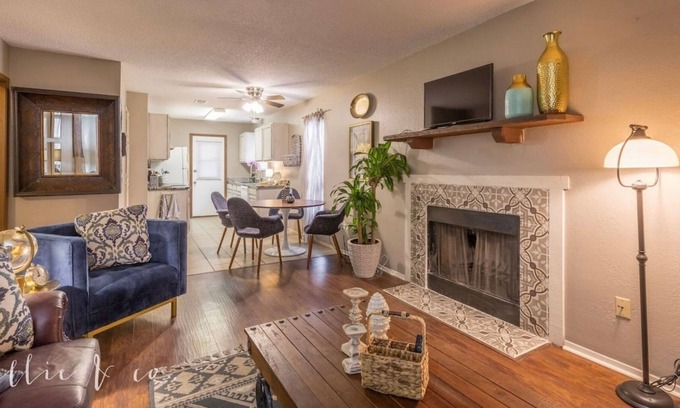 Abilene House | Lux stay at Yeomans Place!