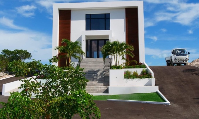 Long Bay Hills Villa | LUX Villa: Ocean View, Private Pool, Chef Avail, Golf & Beach 5 mins. Long Bay