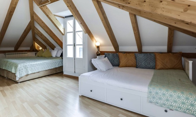 Sintra House | LUXa Charm House | Room 9 | Self Check-in Online