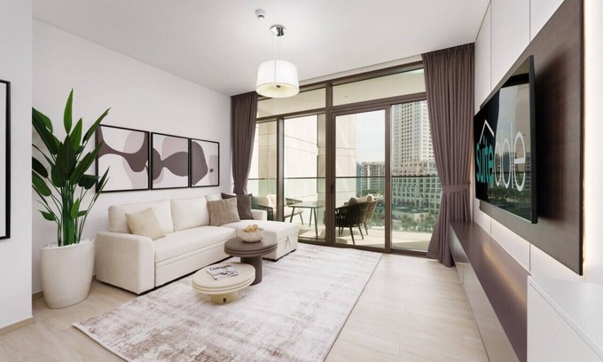 Dubai Apartment | Luxe 2-Bedroom Elegance in Palace Residences