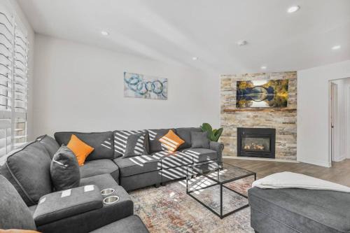 Whitby House | Luxe 4BR Retreat w Heated Pool Hot Tub and BBQ