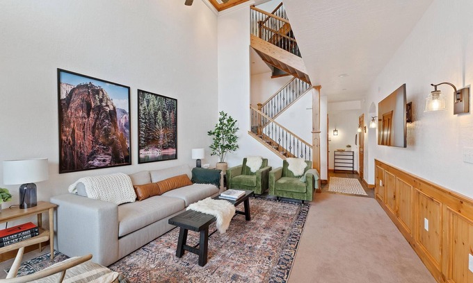 Midway Condo | Luxe Chalet - Sleeps 15