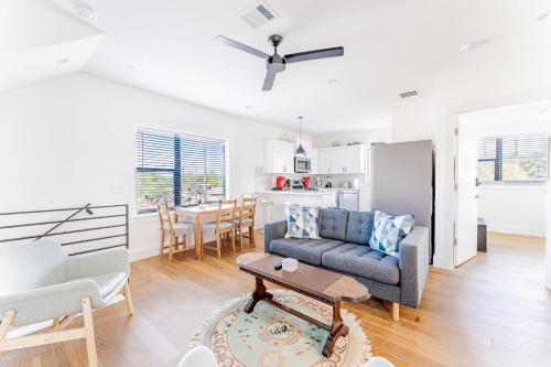 Blackshear-Prospect Hill House | Luxe East Downtown 3BR Condo, Walk to Bars, Restaurants, Shops