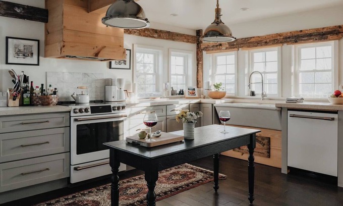 Town of Delaware House | Luxe Gabel Farmhouse | Fire Pit & Country Views