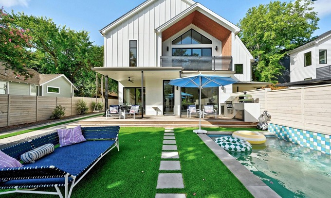 Zilker House | Luxe Home in Iconic Zilker/Barton Springs neighborhood- POOL