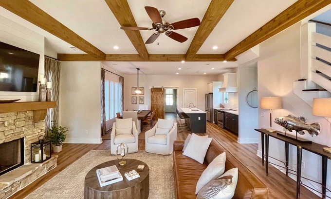 Dadeville House | Luxe Lakefront Getaway w/Porch + Water View!