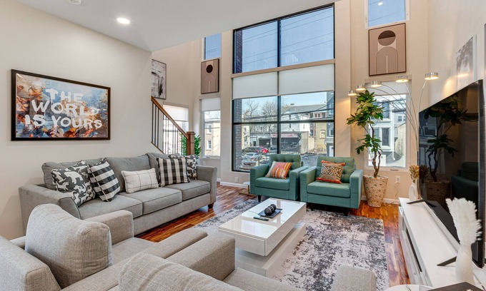Newark House | Luxe Newark Retreat w/Rooftop Deck: Pets Welcome!