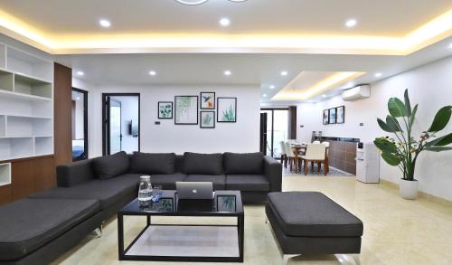 Tay Ho Apartment | Luxe Paradise Residence Xuan La