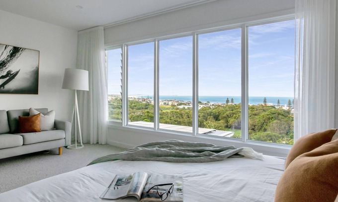 Kingscliff House | Luxe Paradise with sweeping Ocean Views & Pool