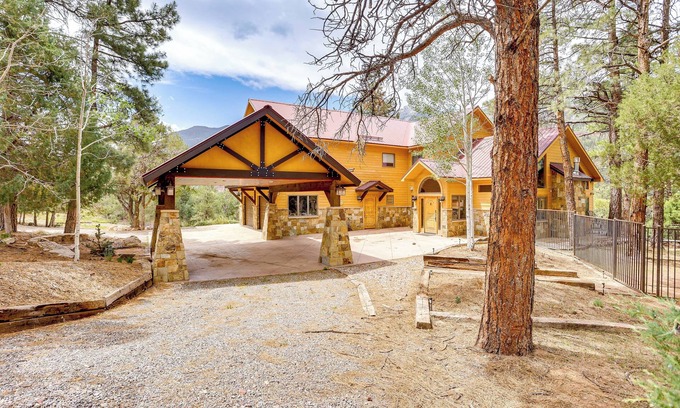 Ridgway House | Luxe Ridgway Home w/Mountain Views & Hot Tub!