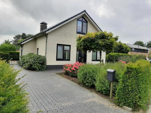 Tzummarum House | Luxe vakantiewoning met stoomcabine en bubbelbad