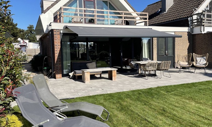 Lemmer House | Luxe vrijstaande woning Met een royale tuin op zuiden