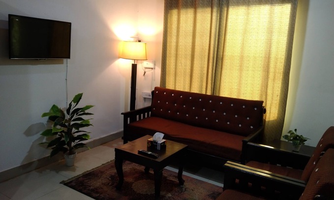 Islamabad Apartment | Luxurious 1 Bed Family Apartment with WiFi, Self Check-in Islamabad