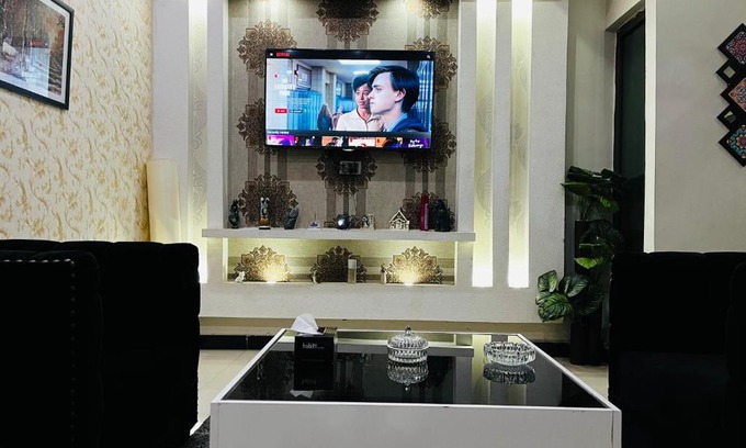 E-11 Sector Apartment | Luxurious 1 BR Apartment: Netflix, Youtube.