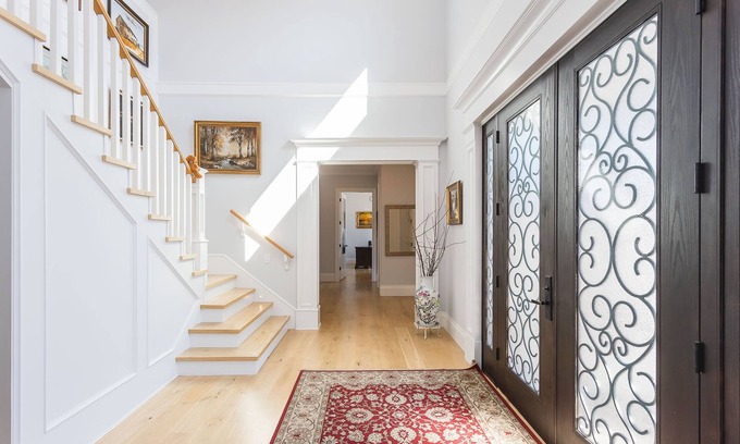 Langley House | luxurious 2- acre, 5000 sft custom-build house with private lake front