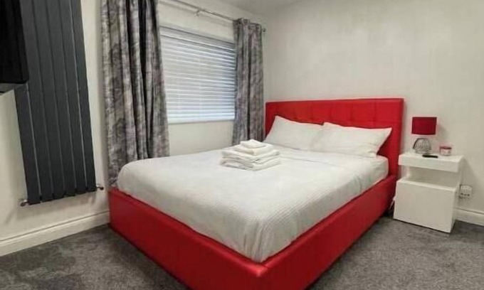 Basildon House | Luxurious 2 bed home in Basildon