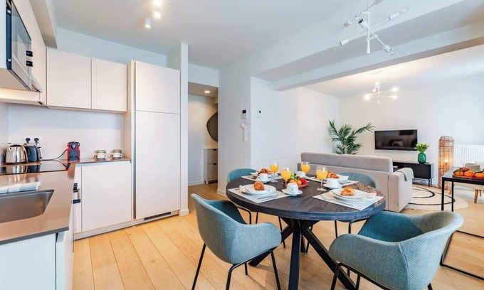 Plasky Apartment | Luxurious 2-BR flat Near NATO & EU