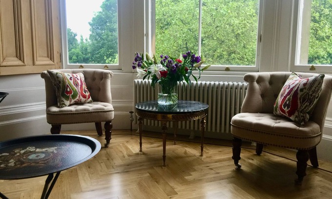 Kelvinbridge Apartment | Luxurious 3-Bed Apartment in Conservation Area