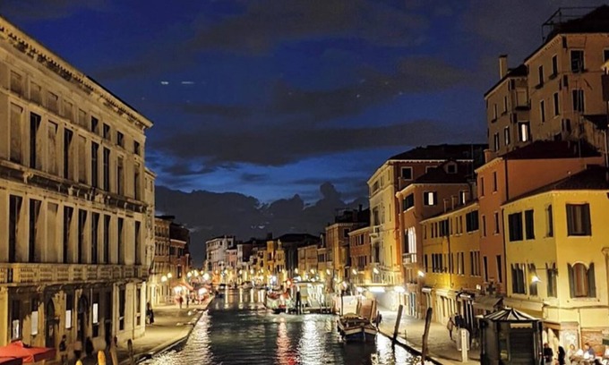 Cannaregio Apartment | Luxurious 300 sqm Apartment with Canal View in Cannaregio