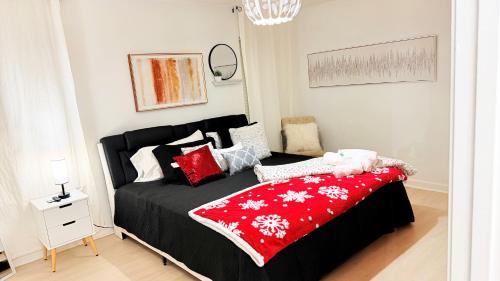 Sunset Road House | Luxurious 3BR King Bed, Queen Bed and Patio