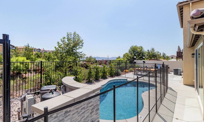 Temecula House | Luxurious 4-bedroom house in beautiful Murrieta with AC, WiFi, Workspace